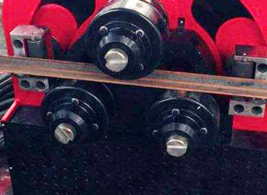 正式使用型材彎曲機前，應了解這些內(nèi)容